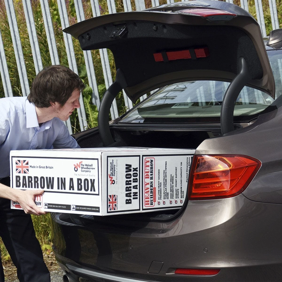 Walsall Wheelbarrow 90L Polypropylene Barrow In A Box - Pink - Image 2