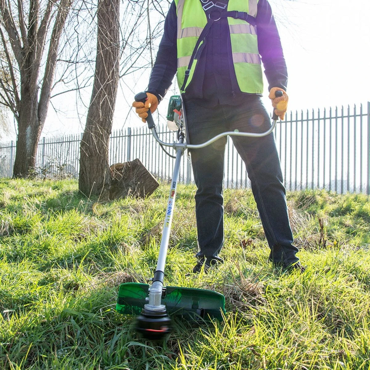 Webb BC33 33cc 2-Stroke Petrol Brushcutter