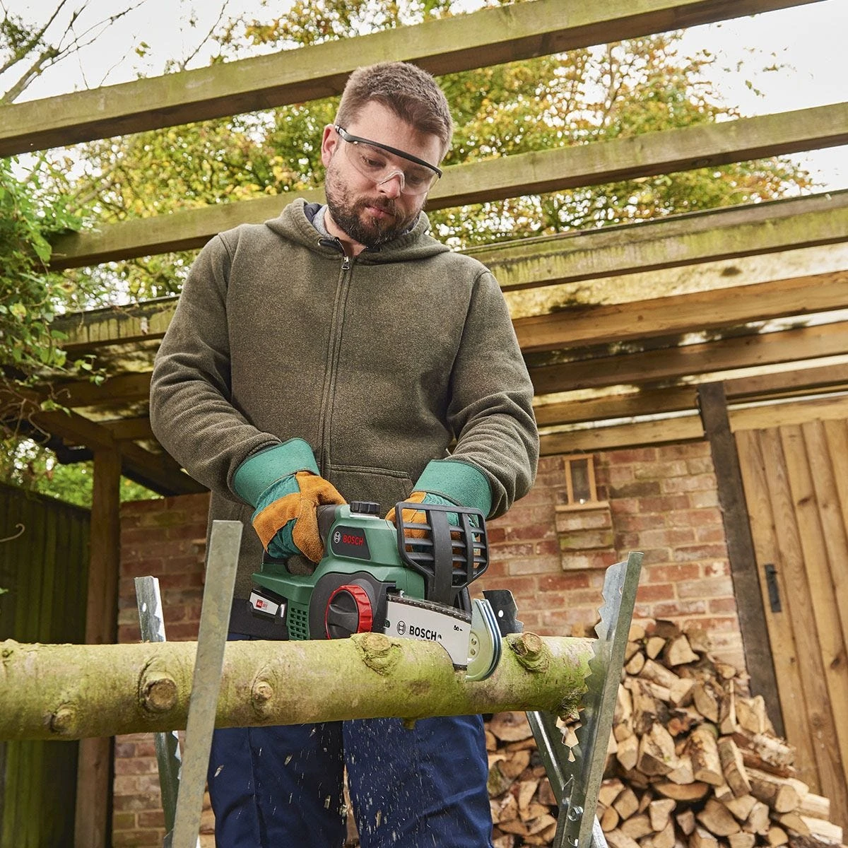 Bosch UniversalChain 18v Cordless Chainsaw