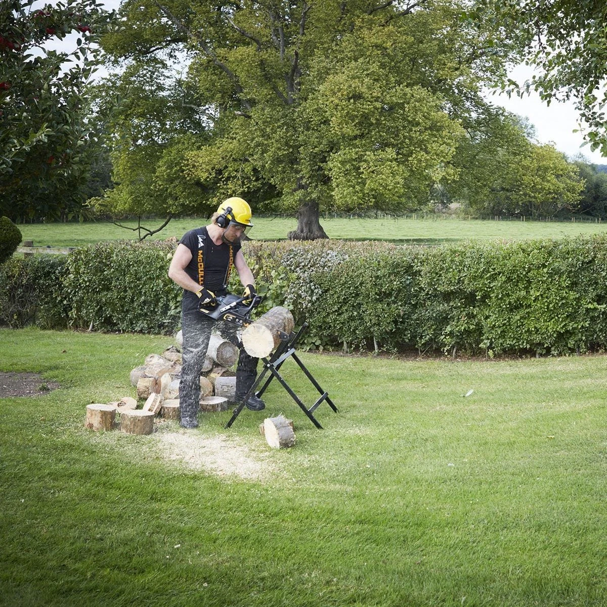 McCulloch 35cm (14") Petrol Chainsaw - Image 6