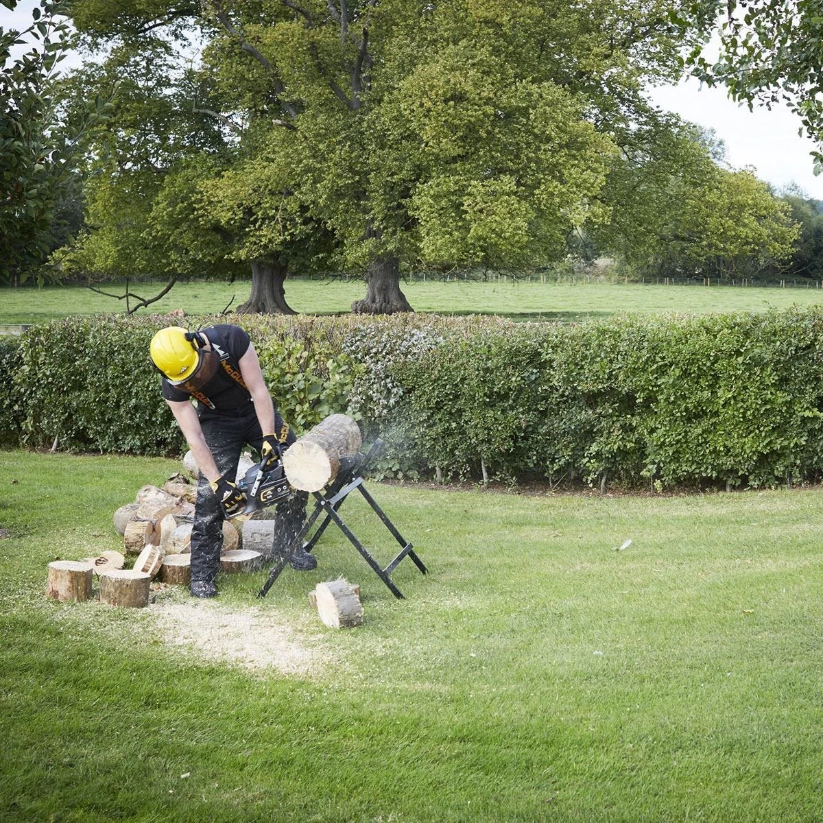 McCulloch 35cm (14") Petrol Chainsaw - Image 8