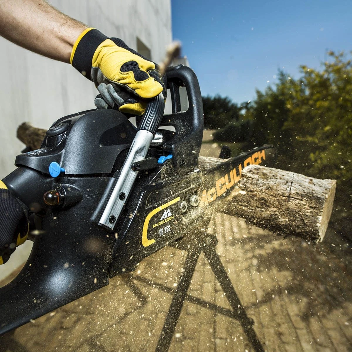 McCulloch 35cm (14") Petrol Chainsaw - Image 2