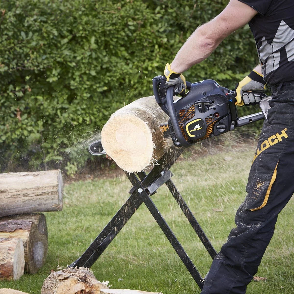 McCulloch 40.5cm (16") Petrol Chainsaw - Image 10