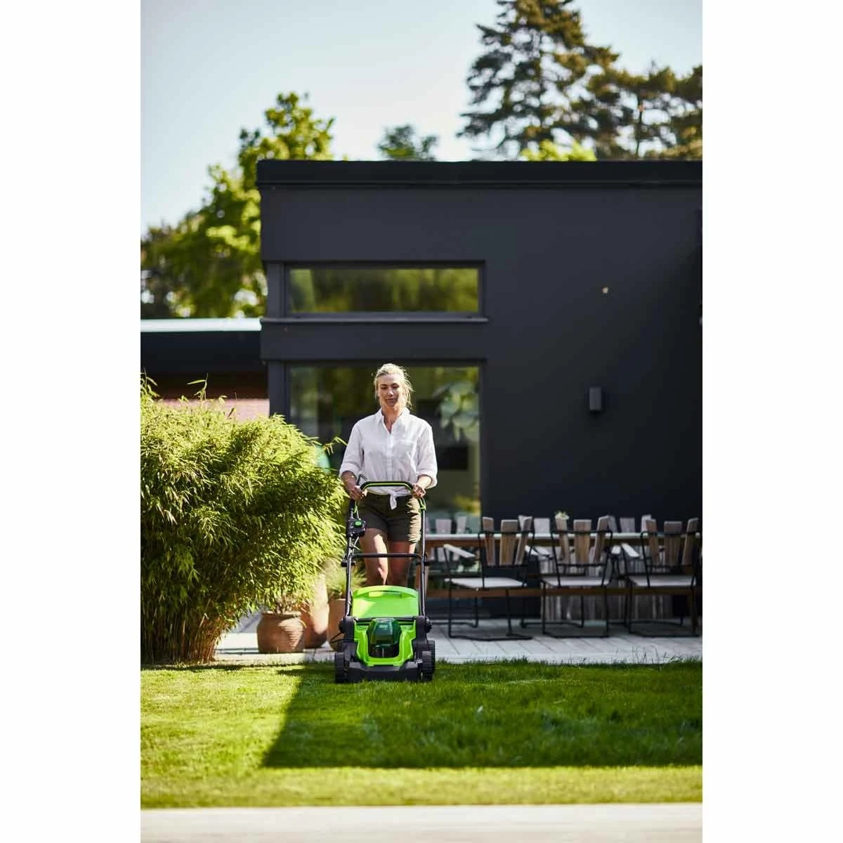 Greenworks 48v Cordless 41cm Lawnmower With Two 24v 2Ah Batteries & 2A Charger - Image 10