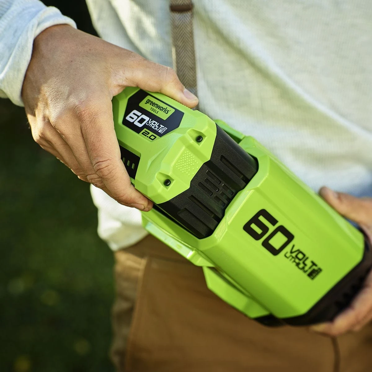 Greenworks 60V 2Ah Lithium-ion Battery - Image 2