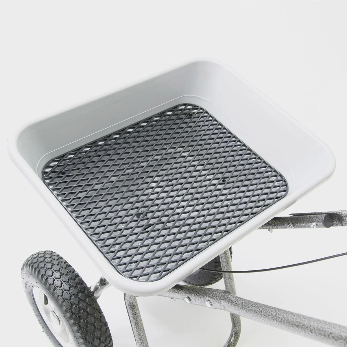 The Handy 36kg (80lb) Broadcast Spreader - Image 7