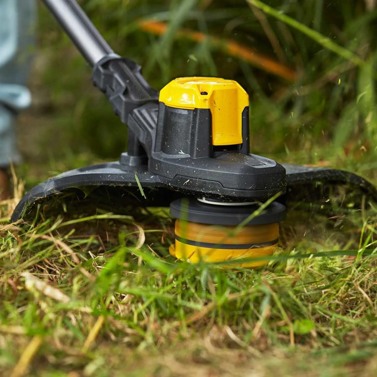 Stanley FatMax V20 18v Cordless 33cm Brushless String Trimmer - Image 7