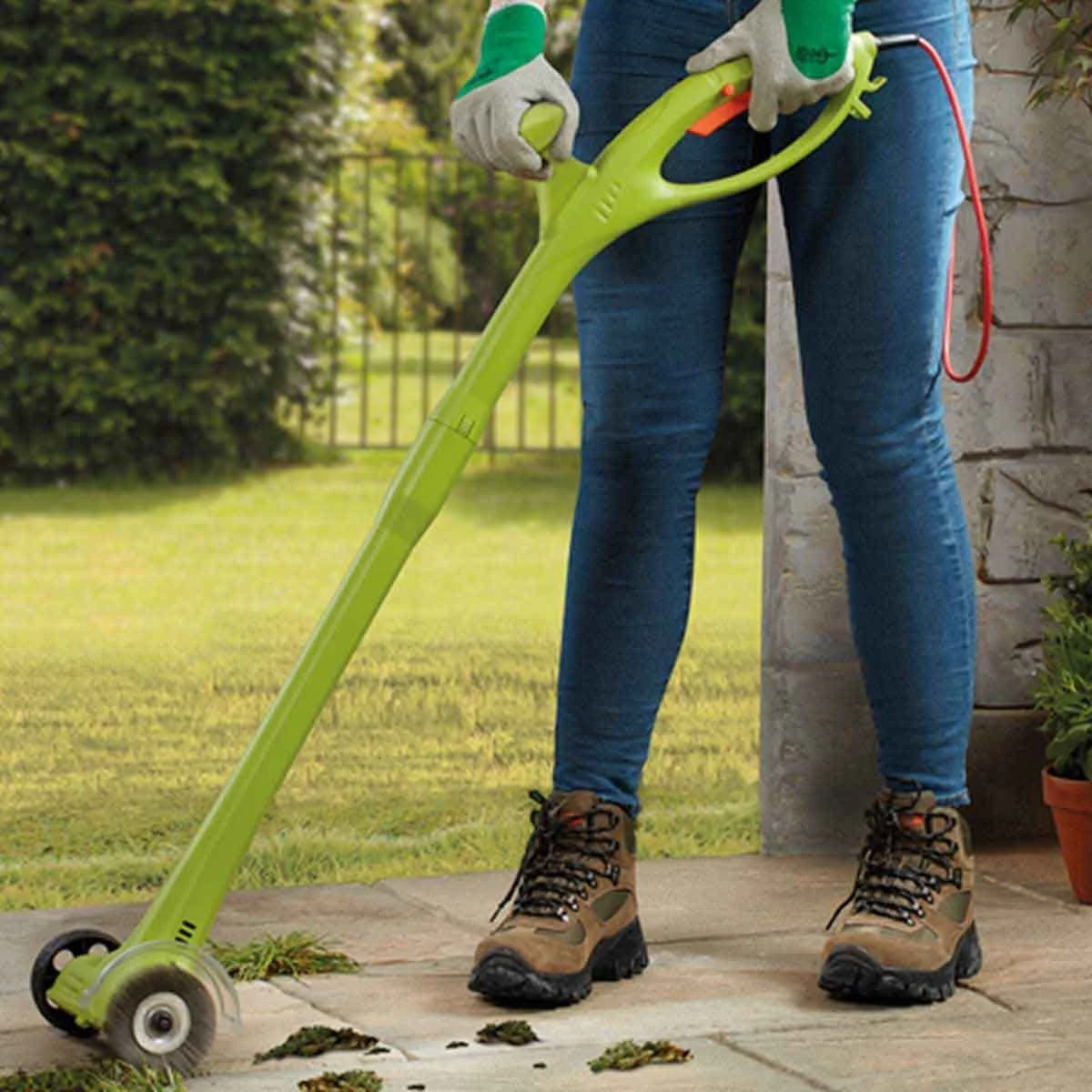 Garden Gear Electric Weed Sweeper With Spare Brushes - Image 3