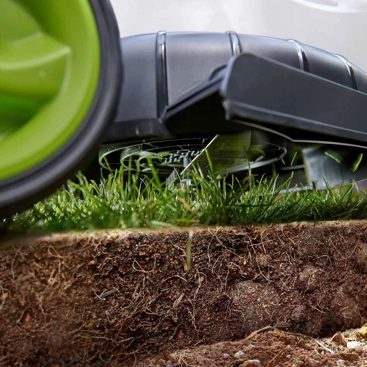 Gtech Cordless CLM50 Lawnmower - Image 8