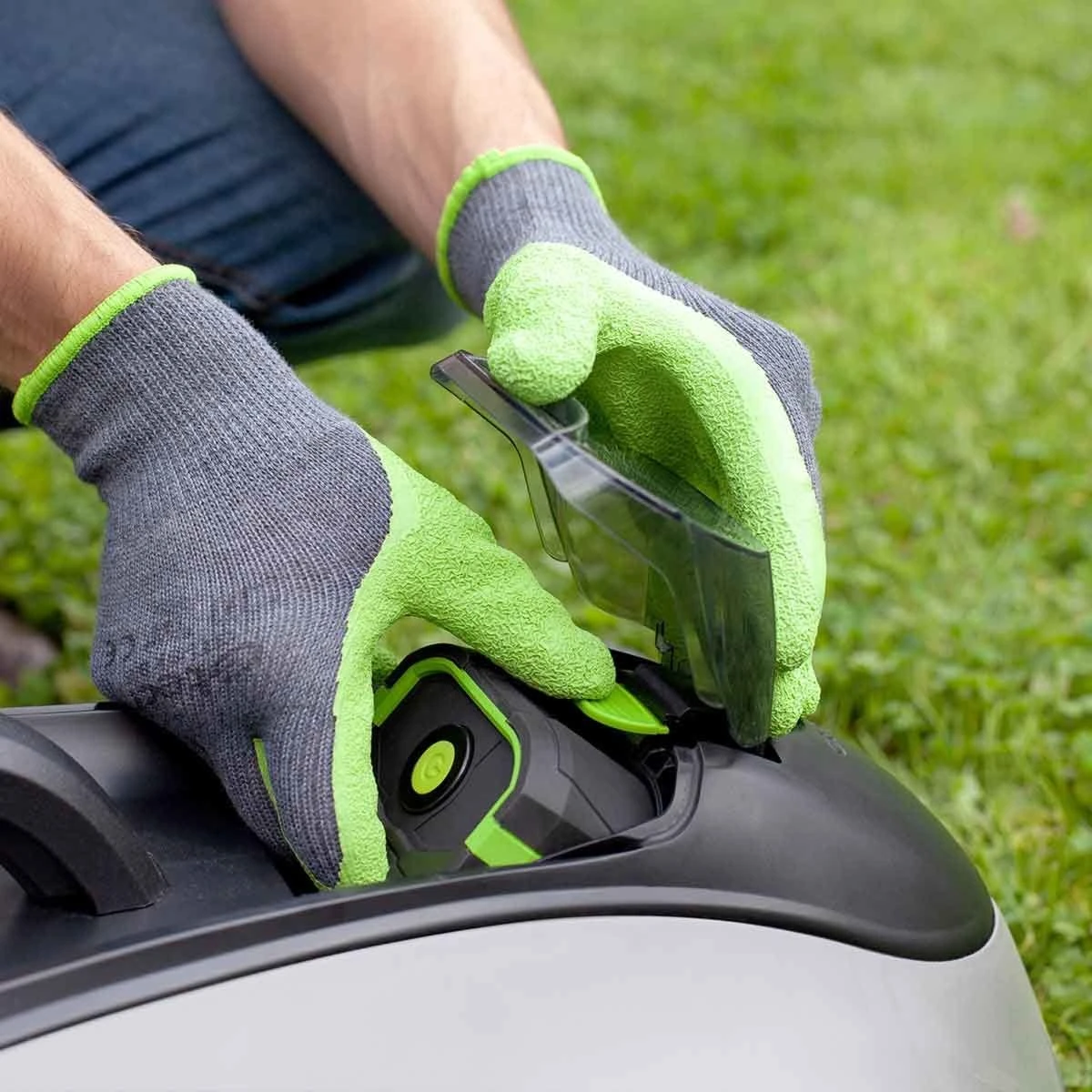 Gtech Cordless CLM50 Lawnmower - Image 10