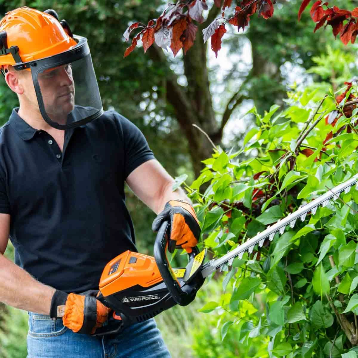 Yard Force 40V Cordless Hedge Trimmer W/ 60Cm Cutting Length W/ Lithium-ion Battery And Charger - Orange & Black - Image 4