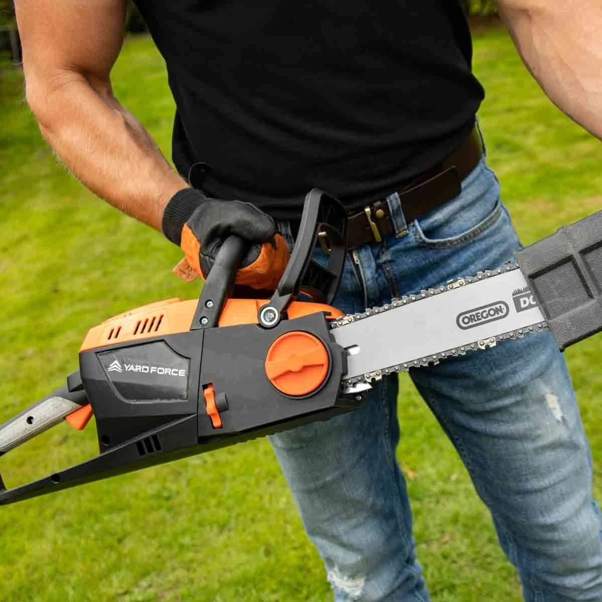 Yard Force 40V Cordless 35Cm Oregon Bar Chainsaw W/ Lithium-ion Battery And Charger - Orange & Black - Image 3