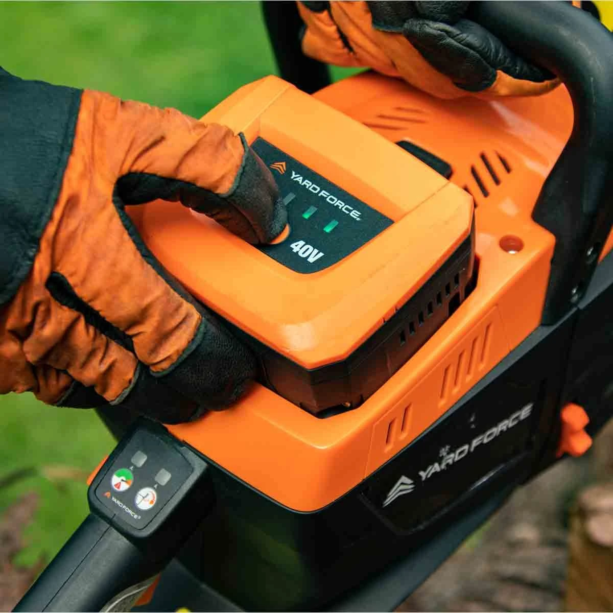 Yard Force 40V Cordless 35Cm Oregon Bar Chainsaw W/ Lithium-ion Battery And Charger - Orange & Black - Image 4