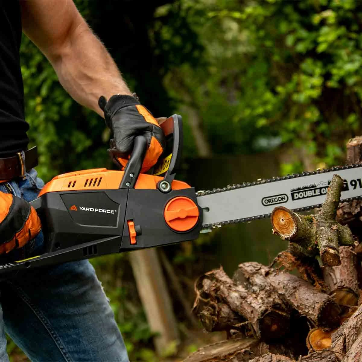 Yard Force 40V Cordless 35Cm Oregon Bar Chainsaw W/ Lithium-ion Battery And Charger - Orange & Black - Image 5