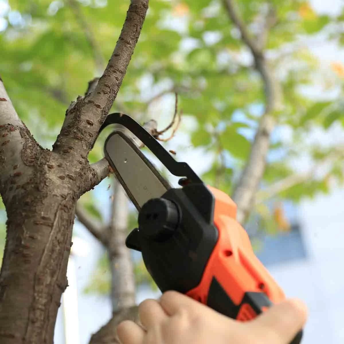 Yard Force 20V Cordless 10Cm Mini Saw W/ Li-ion Battery And Charger - Orange - Image 3