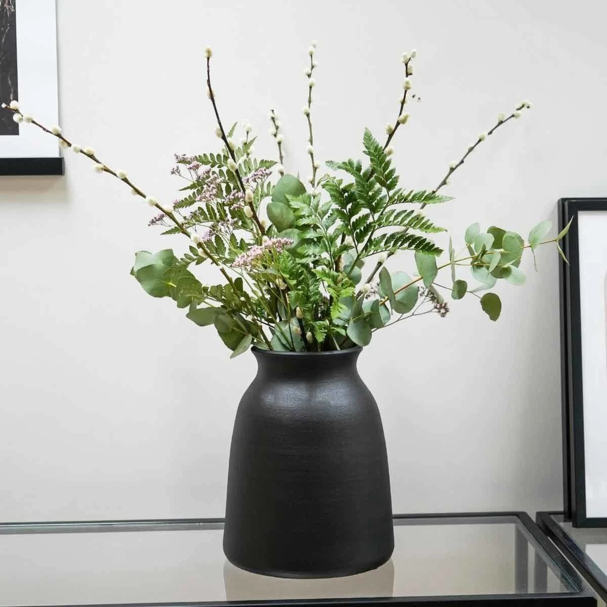 Ivyline Akemi Vase Carbon Black - H26Cm W21Cm