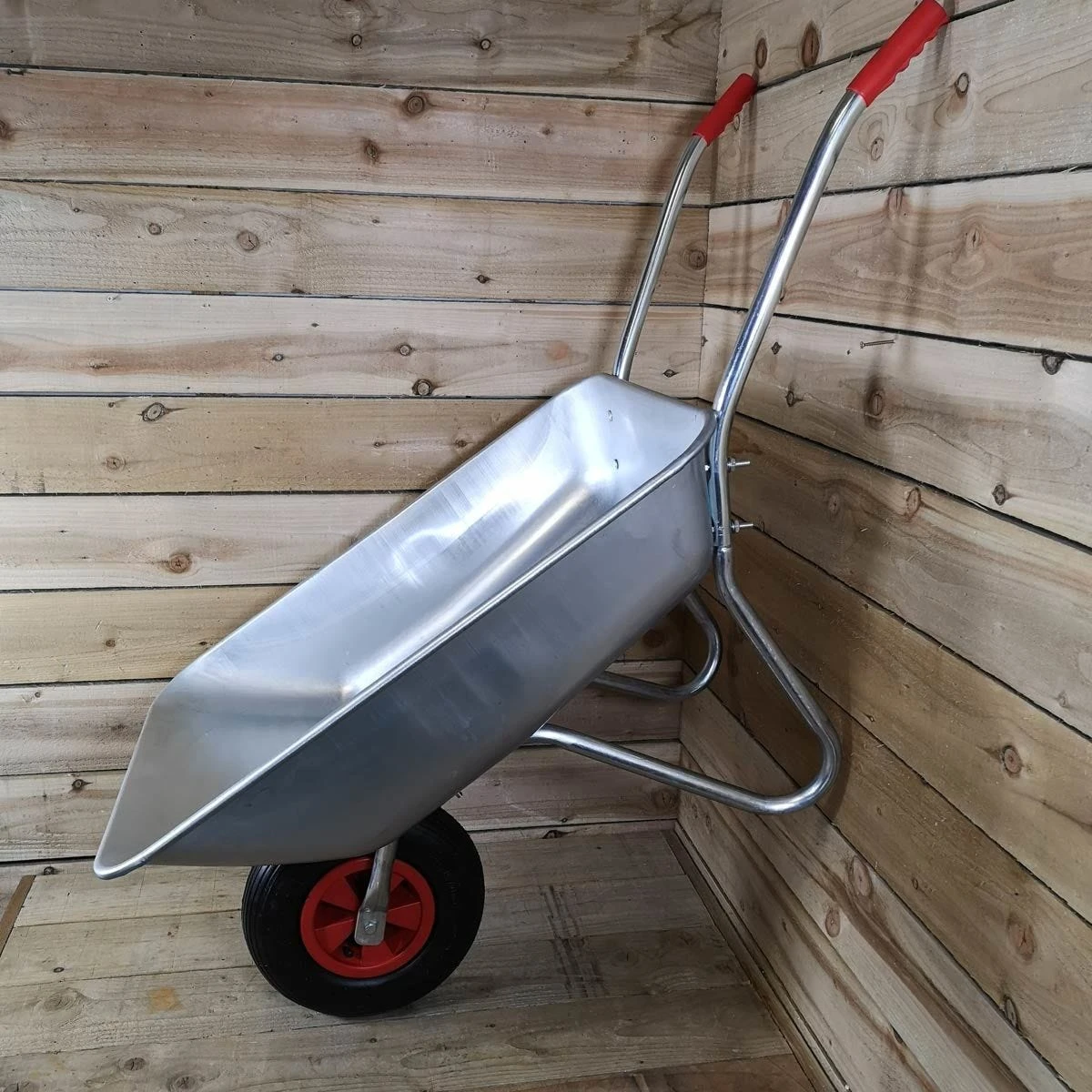 Samuel Alexander Galvanised Metal Garden Wheelbarrow With Pneumatic Tyre - 65 Litre 60Kg Capacity - Image 6