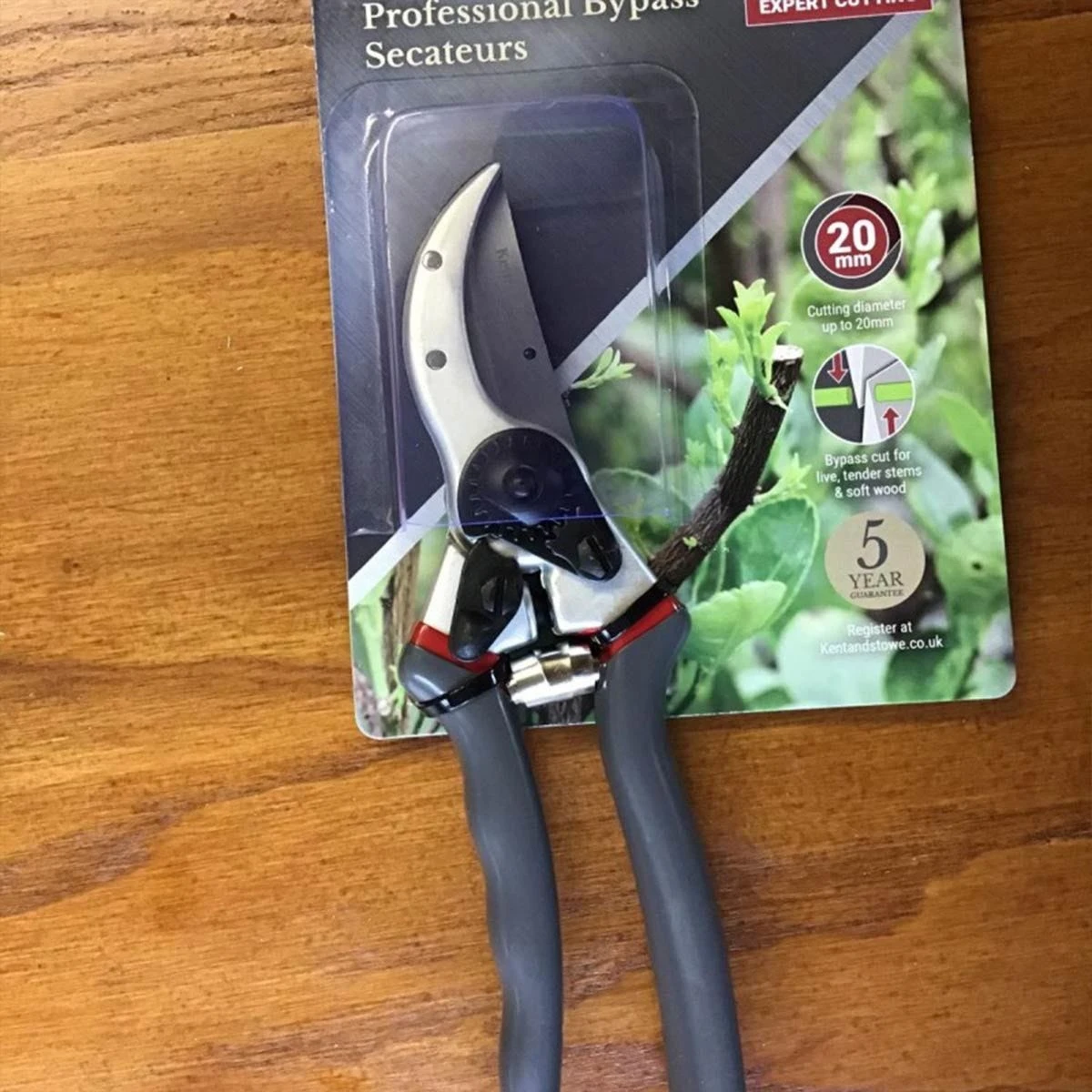 Kent & Stowe Professional Bypass Secateurs Pruner For Gardening - Image 4