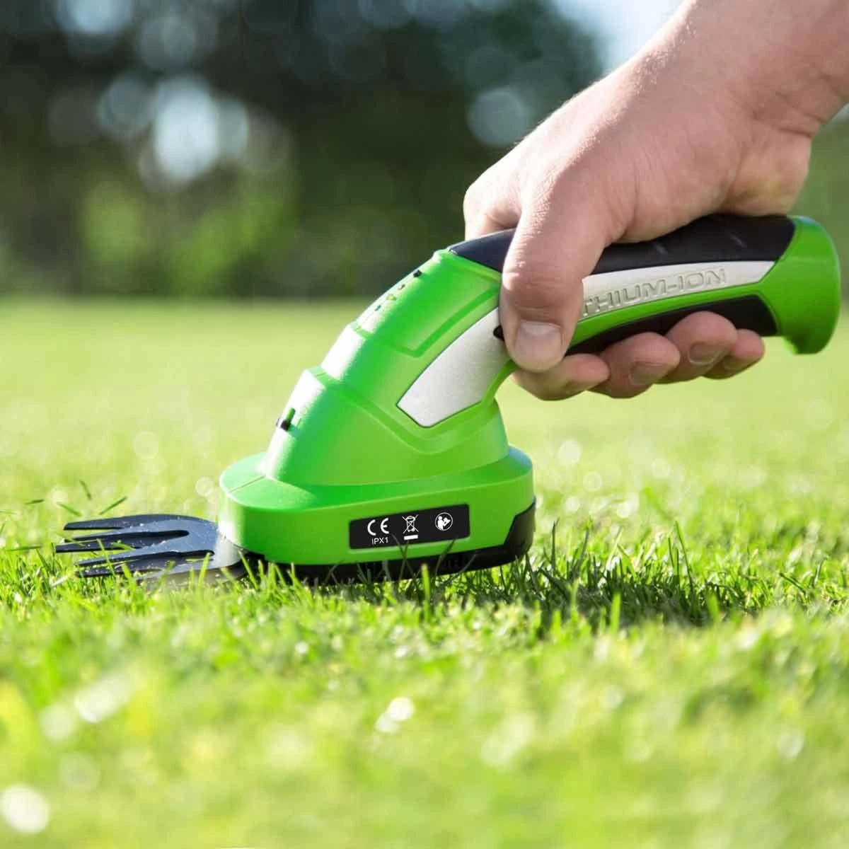 Tectake Cordless Hedge Trimmer With 2 Attachments And Telescopic Pole Incl. Battery Green - Image 4