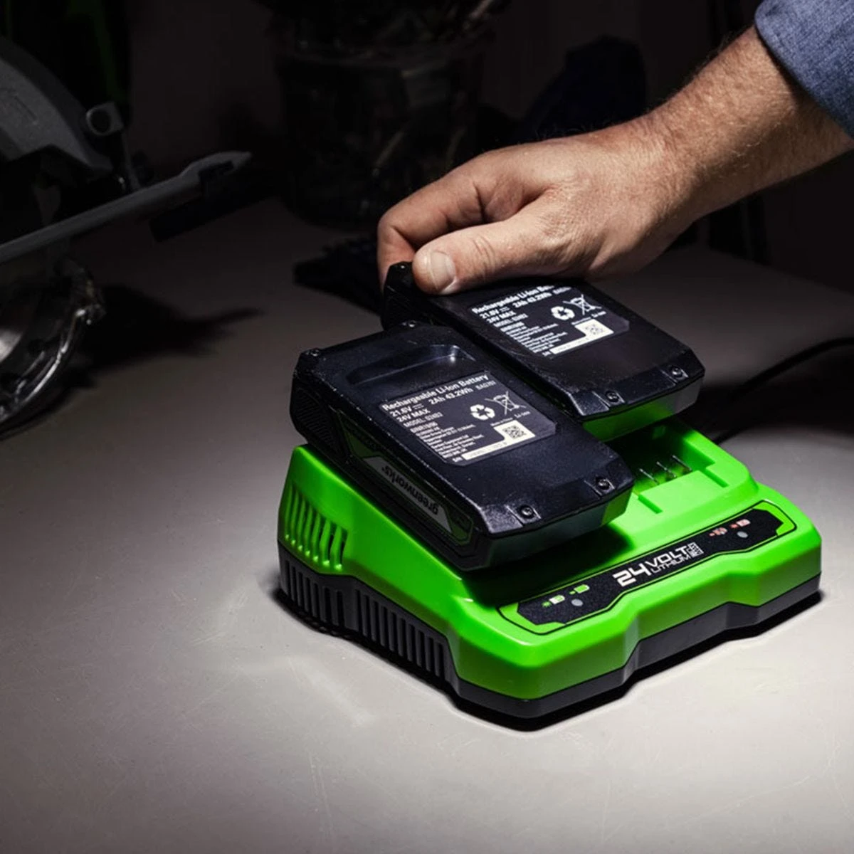 Greenworks 24V 4A Twin Port Battery Charger - Image 2