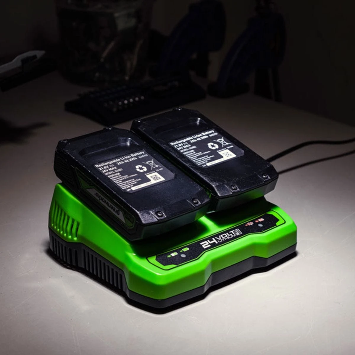 Greenworks 24V 4A Twin Port Battery Charger - Image 3