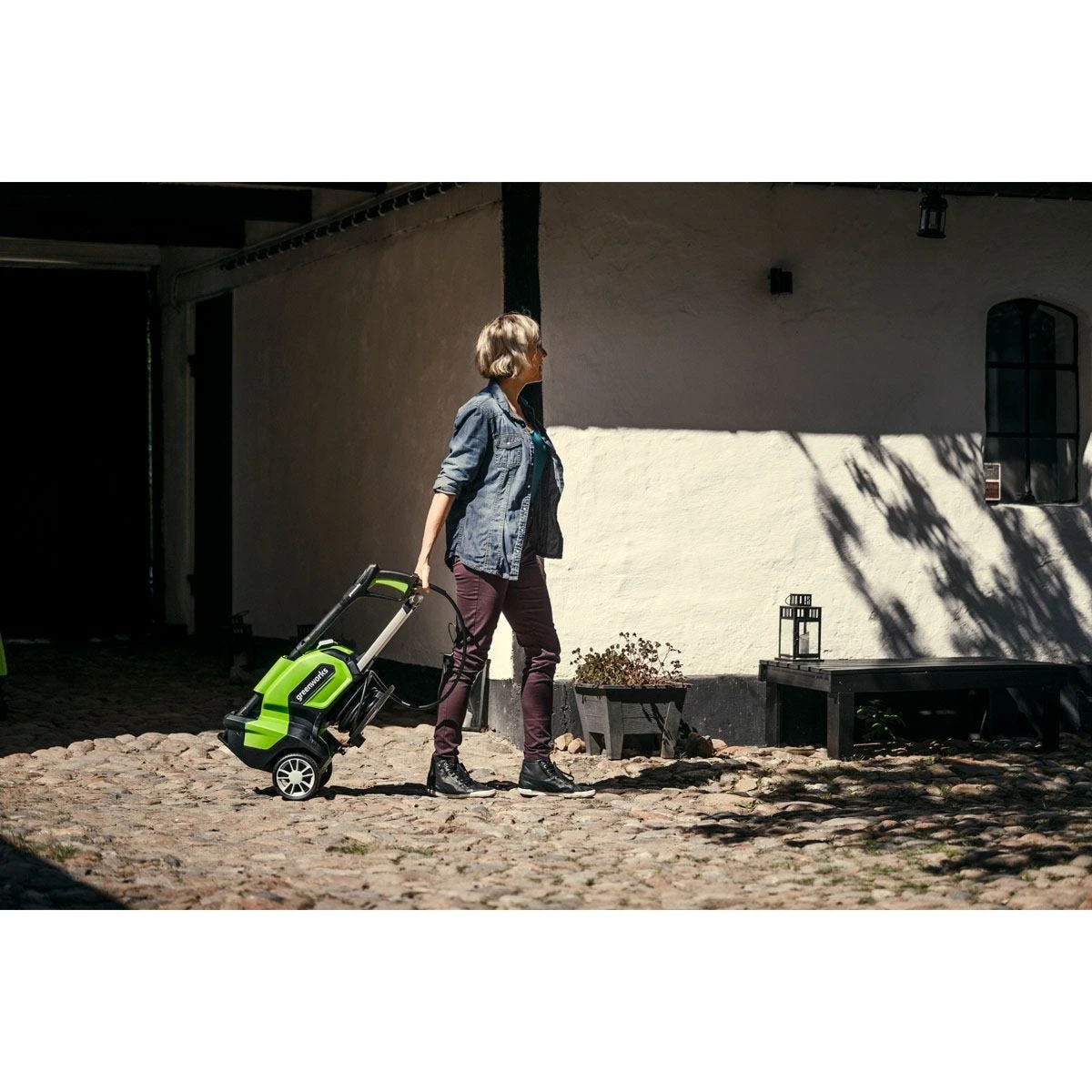 Greenworks G40 135 Bar Pressure Washer (Inc Patio Cleaner, Brush & Foam Sprayer) - Image 4