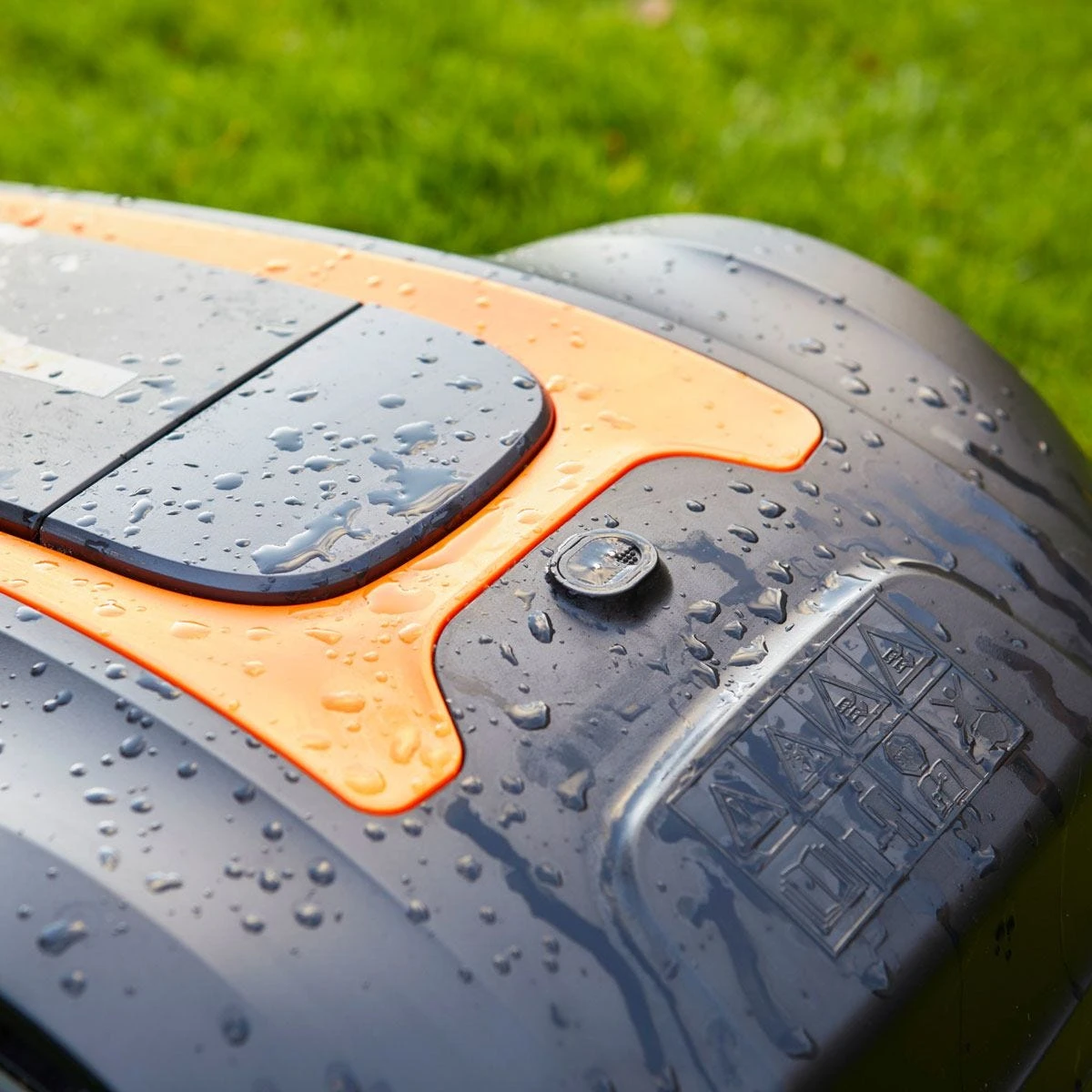 LawnMaster Robotic Lawnmower With Charging Station For Gardens Up To 400m2 - Image 5