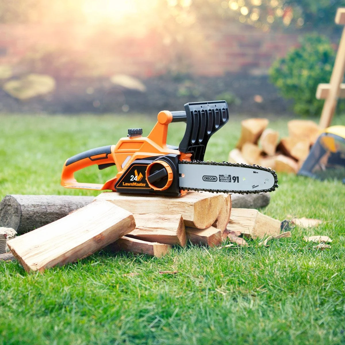 LawnMaster MX 24V 25cm Cordless Chainsaw - Image 2