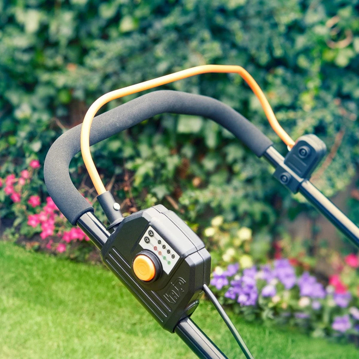 LawnMaster MX 24V 37cm Cordless Lawnmower And Grass Trimmer Set With 2 Battery Packs - Image 6