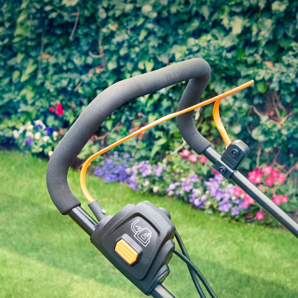 LawnMaster 1800W 40cm Electric Lawnmower And 25cm Grass Trimmer Set - Image 7