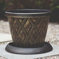 Thompson And Morgan Plastic Flowerpot With Saucer In Black And Gold