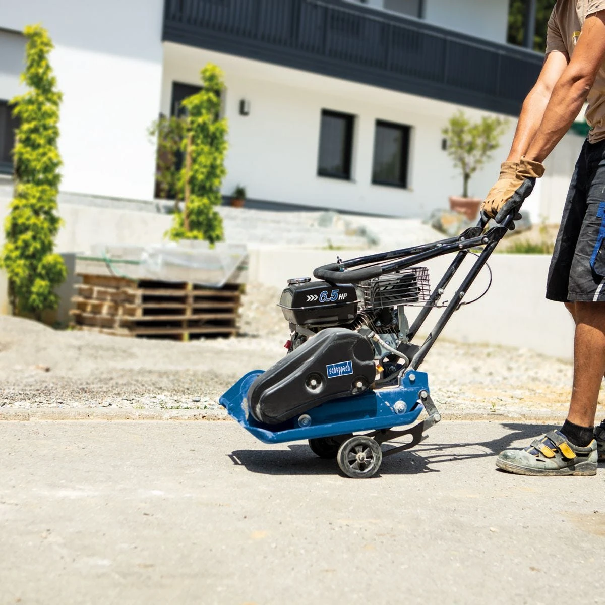 Scheppach HP1300S 6.5 HP Petrol Plate Compactor - Image 2